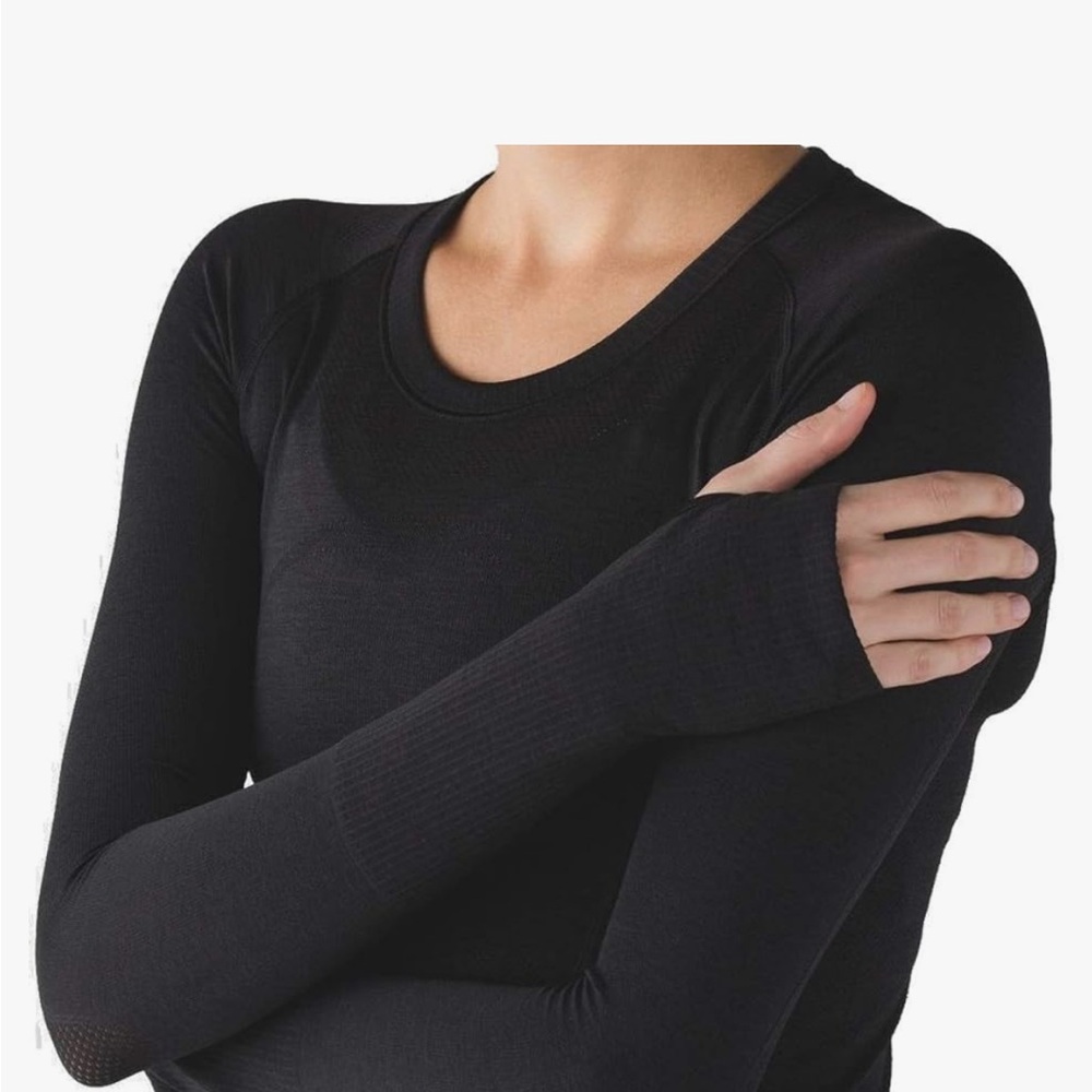 Lululemon swiftly tech long sleeve crew neck (nearly new condition!)